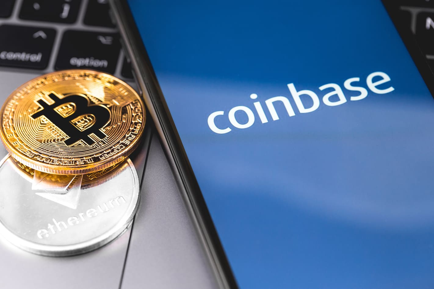 Coinbase Warns Russian Users Their Accounts May be Blocked