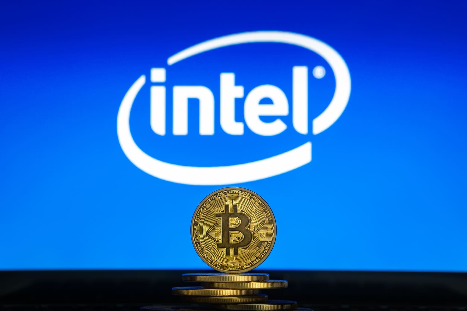 Intel Starts Shipping Cryptocurrency Mining Chip