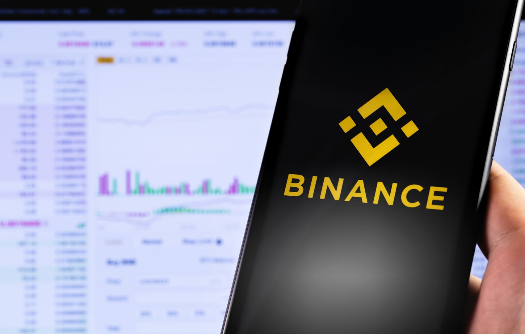 Binance to convert users' stablecoins into its own BUSD